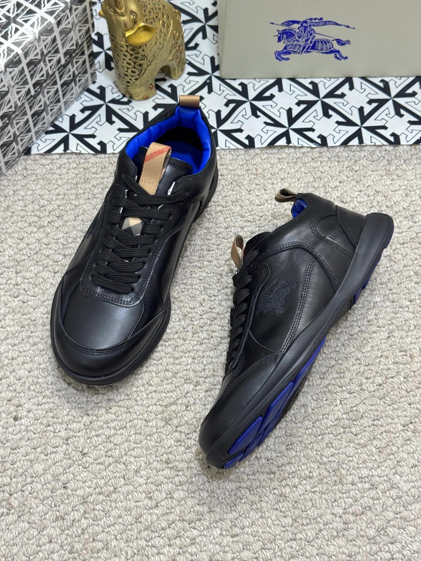 Men's shoes 💰420 [New style] 🐝🐝 [BURBERRY] Burberry - high-end quality original order 🔍🔍🔍 Upper: imported 🔝 calfskin, brand knitted pattern, tongue brand cloth label, lining: sheepskin lining, - outsole: rubber; two-color molded outsole, ultra-high quality control·fine workmanship: highlighted (high-end·luxury·grade) Size :38-44 (45 customized
